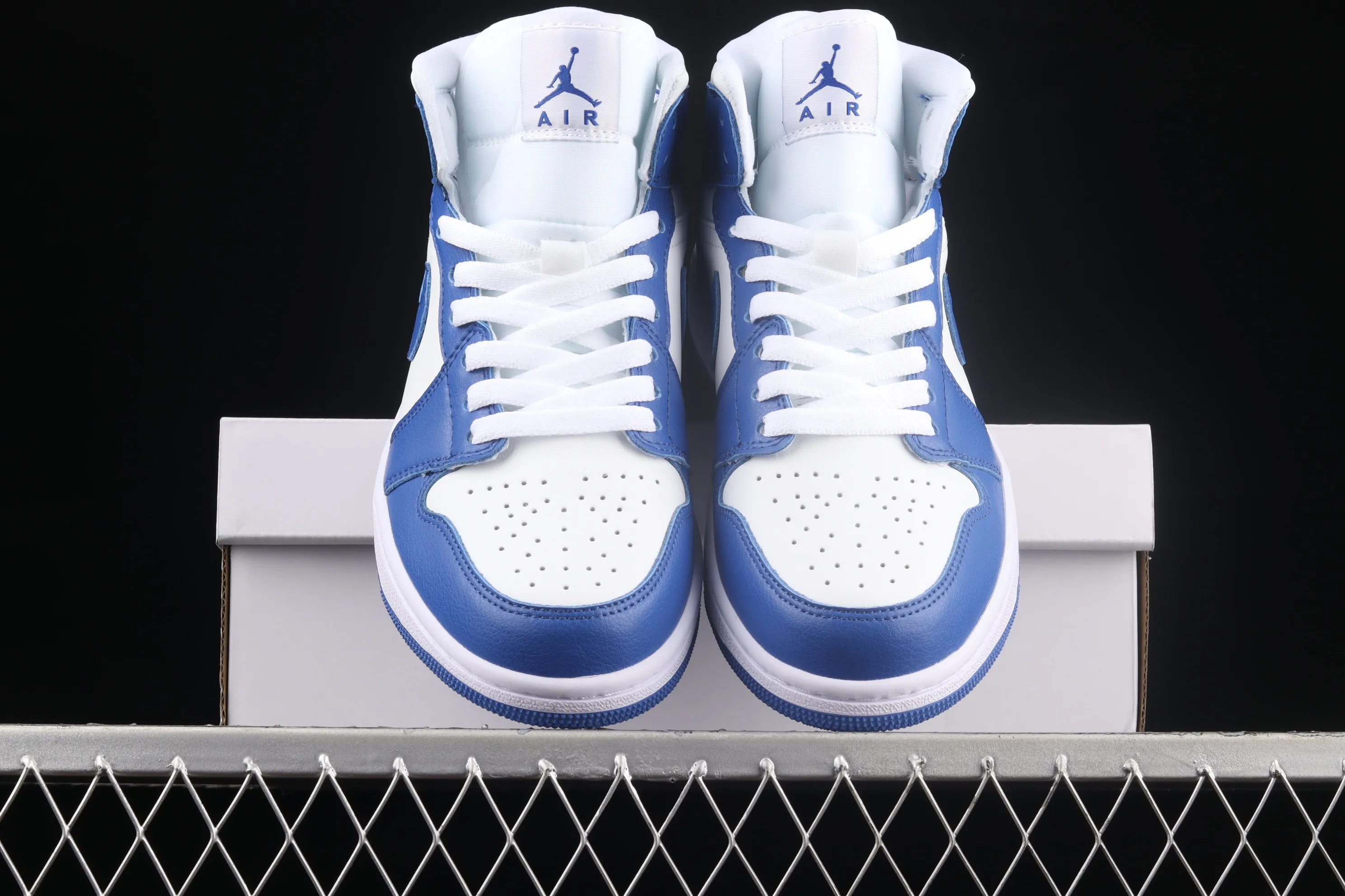 All Categories Air Jordan Jordan Series Basketball Shoes Air Jordan 1 Mid Differentiated Versions Air Jordan 1 Mid AJ1 Joe 1 Kentucky Blue Zhongbang Basketball Shoes BQ6472-104
